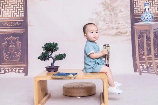 借卵生子机构孕妇八个月肚子胀